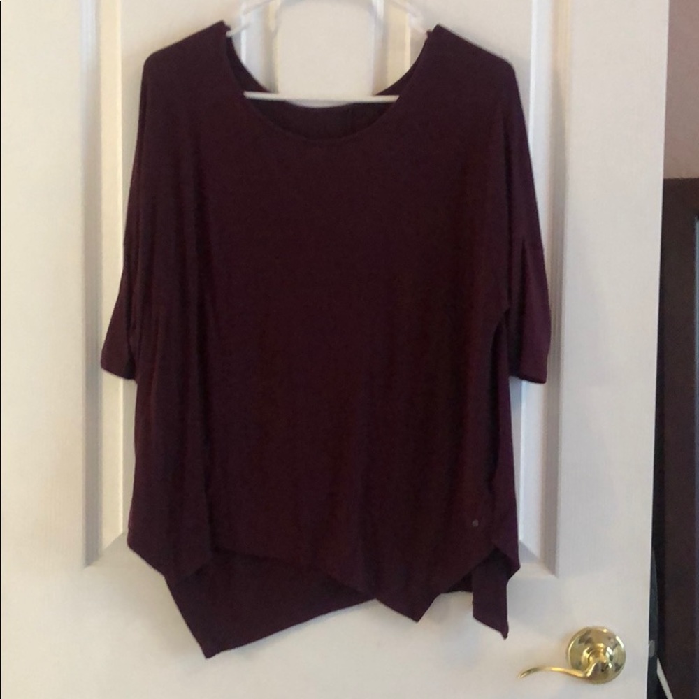 Burgundy quarter sleeve top